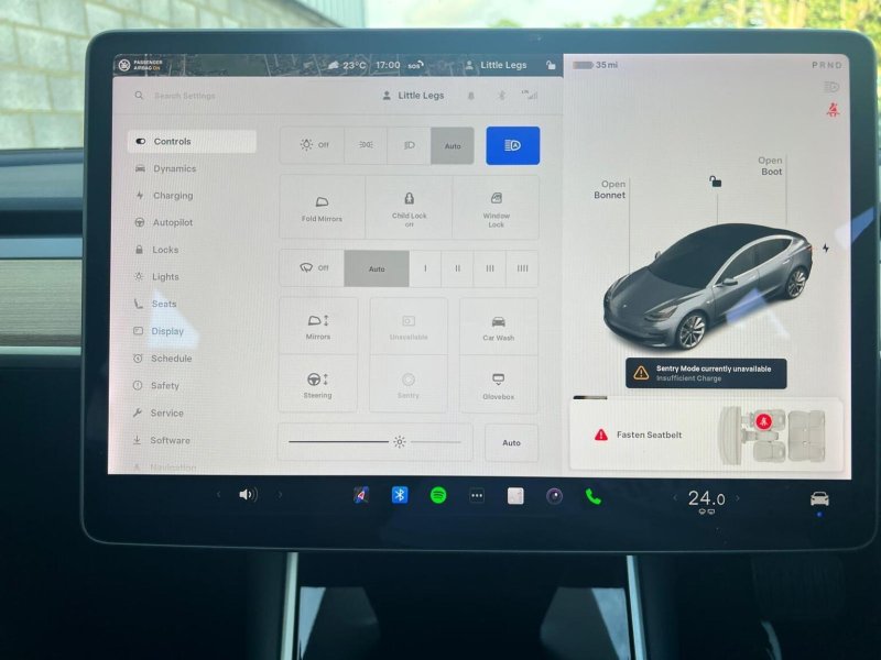 TESLA MODEL 3