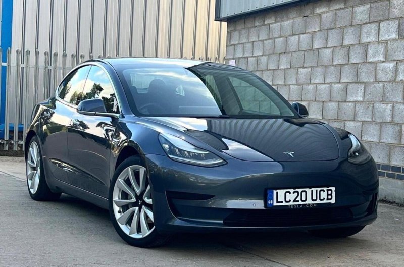 TESLA MODEL 3