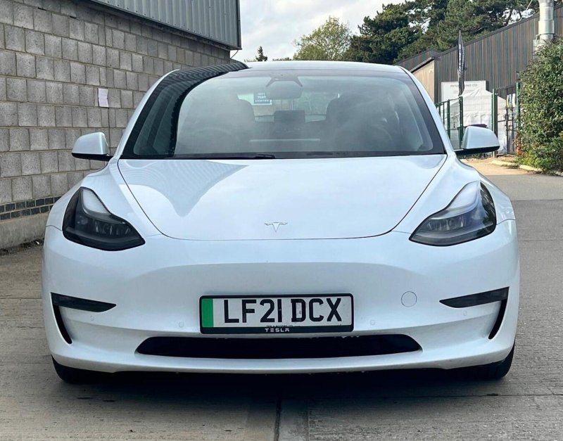 TESLA MODEL 3